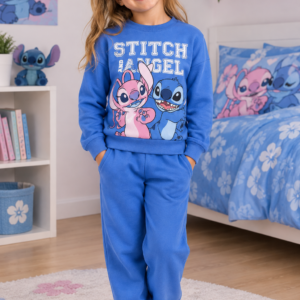 Vrolijke Stitch en Angel-pyjama in de slaapkamer Lilo & Stitch Joggingpak
